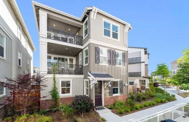 $5,700 | Stunning 5BR/4.5BA Model-Like Home in Newark's Bridgeway Community!