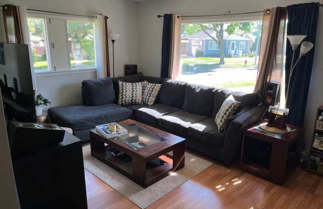 3825 North 97th Place