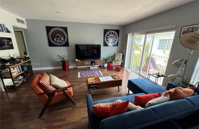 9260 Bay Harbor Ter