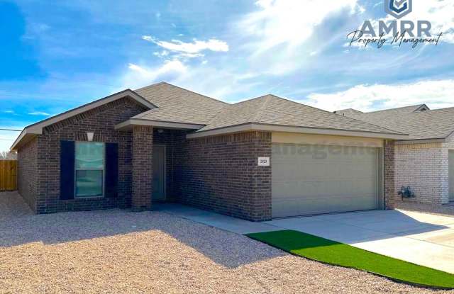 3 Bedroom Home Available For Spring Pre-Lease
