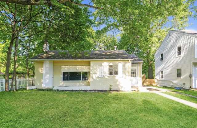 315 Merriman Rd