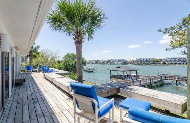 (W128) 32 West Greensboro Street, Wrightsville Beach, NC 28480