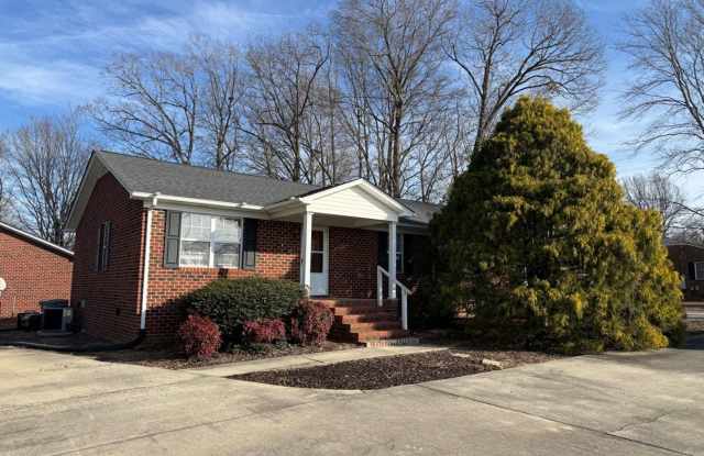 2128 N. Fayetteville St, Apt B