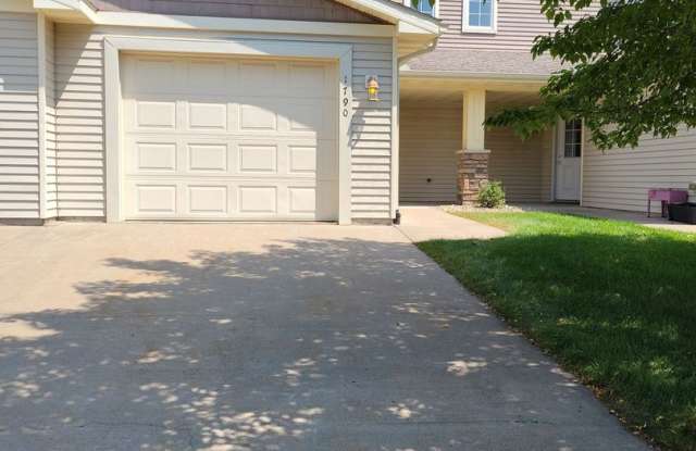 3 Bedroom Townhouse - Middle Unit