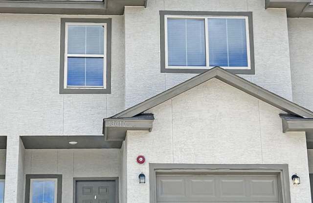Photo of Charming Townhome Near I-35  Randolph AFB