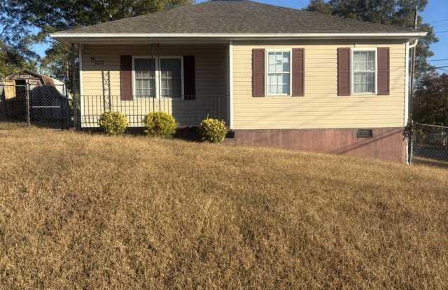 3 Bedroom home |storage shed included |