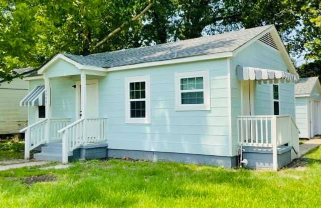 3577 Mission Drive (2 Bed/1 Bath)