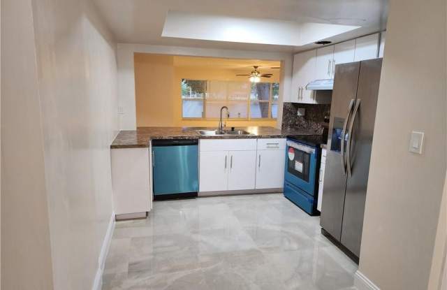 4921 NW 39th St