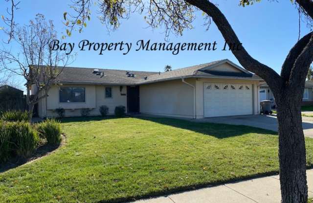 Inviting 3 Bedroom Home in North Salinas, Close to Gavilan View Middle School - 18443 Kennedy Street, Salinas, CA 93906