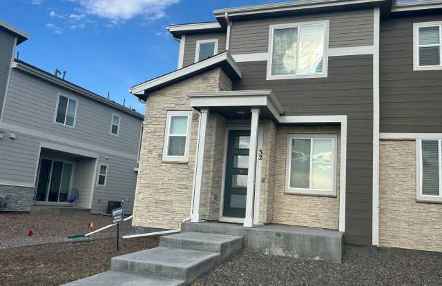Modern Luxury Living and Gourmet Kitchen! $300 off 1st month rent