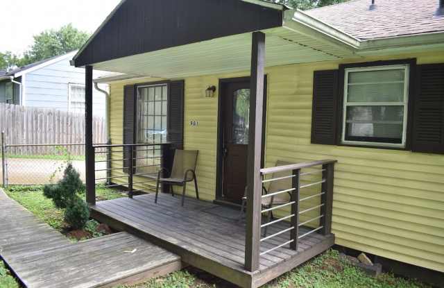 3 Bed/2 Bath Home in East Nashville, Fenced Yard, Hardwood Floors, Minutes to Shelby Bottoms