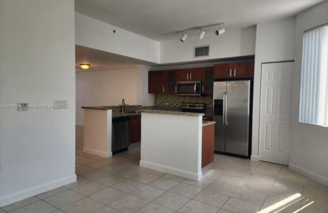 2138 Van Buren St # 604