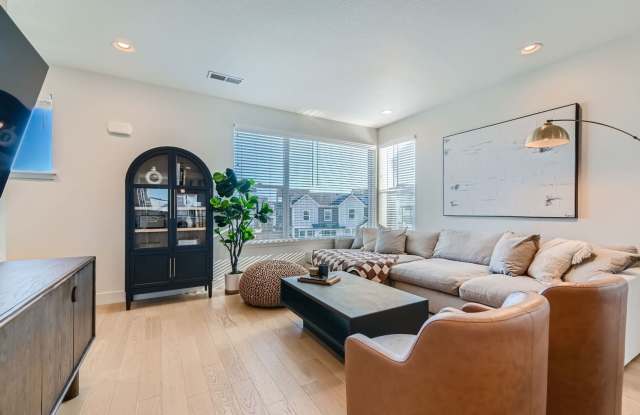 3 Bedroom, 4 Bath Townhome in Broomfield