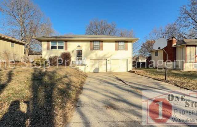 Photo of 405 Southwest Redwood Drive