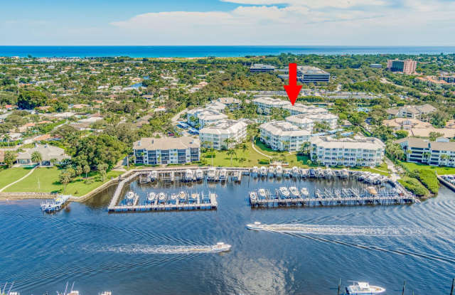 914 Bay Colony Drive S