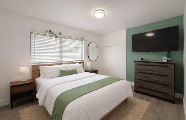 Photo of 1815 Ne 154th St