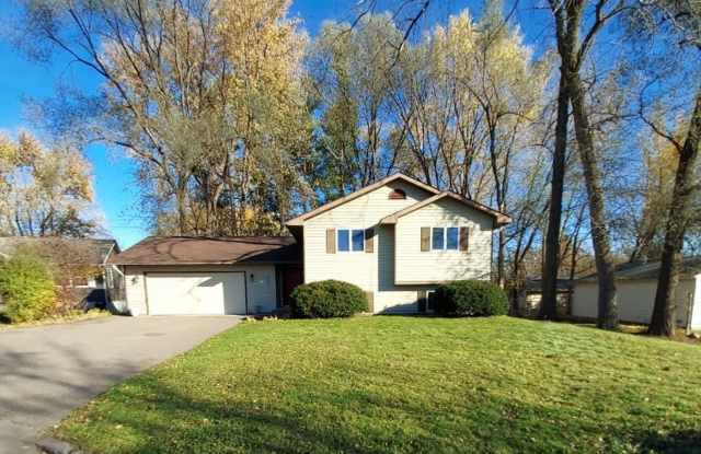 Nice 4 Bedroom 2 Bathroom house in Hudson