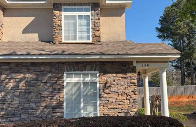 Cuter 3 Bedroom, 3.5 Half Bath Twin Home in Ross Park
