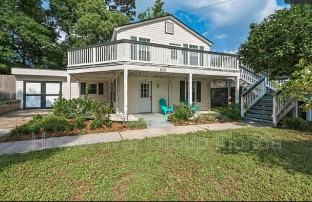 2105 Magnolia Ave - 2105 Magnolia Avenue, Pensacola, FL 32503