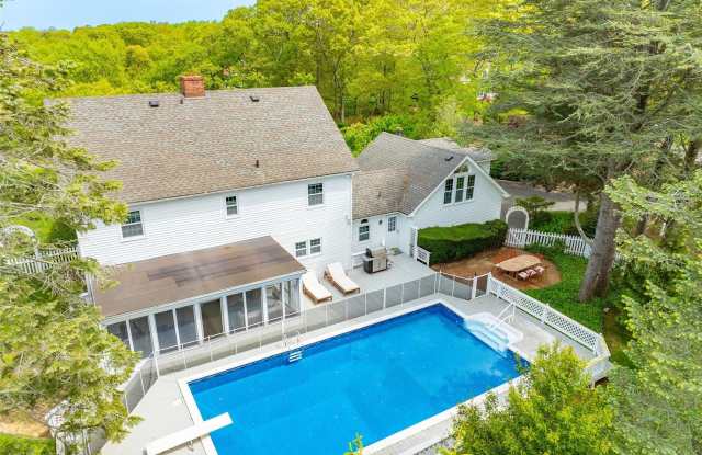 Photo of 110 Sleepy Hollow Lane