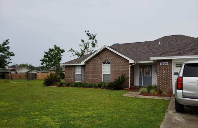 Photo of Spacious Home on a No-Outlet Street in Quiet Lynn Haven Neighborhood! *1/2 OFF 1st Month's Rent!!* + *1/2 OFF Security Deposit for AD Military!!*