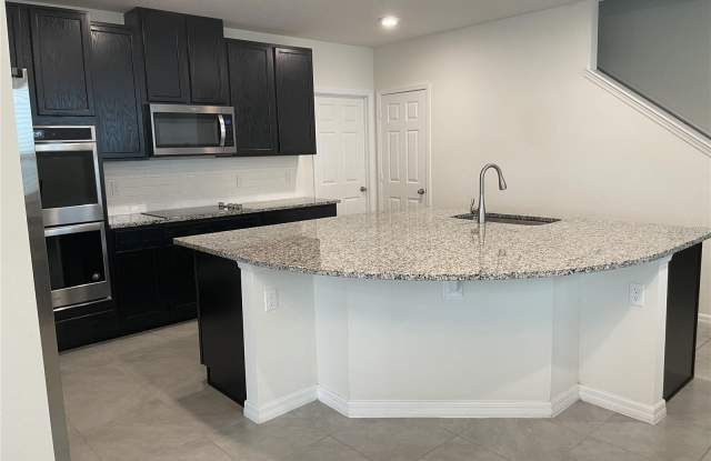 2914 SUMMER GREEN TRAIL