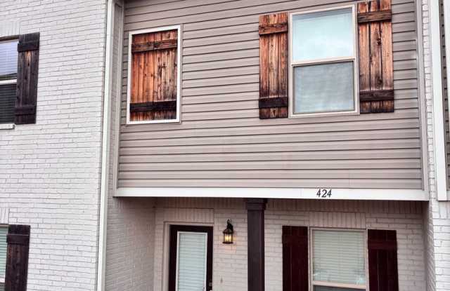 4 bed 4.5 bath unit in West End neighborhood!