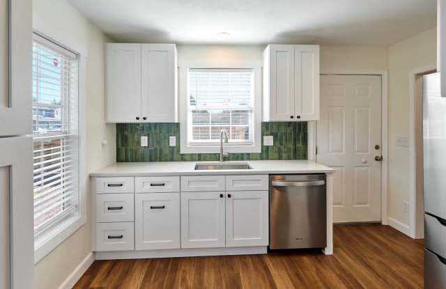 1212 Alder Drive Northeast