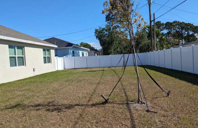 2537 SW CALDER STREET