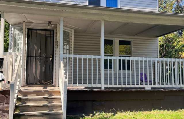 Photo of 728 E 93 ST CLEVELAND, OH 44108