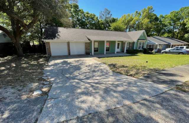 Beautiful Upgraded Home in Northeast Pensacola - Northpointe Subdivision - 4615 Gladstone Drive, Ferry Pass, FL 32514