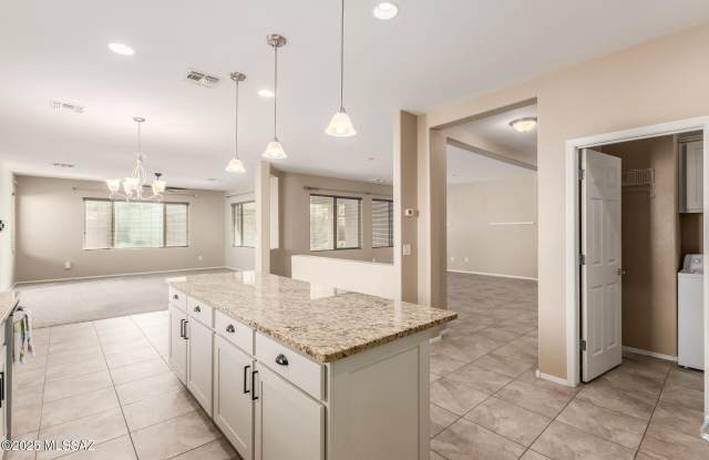 8869 W Irongate Road