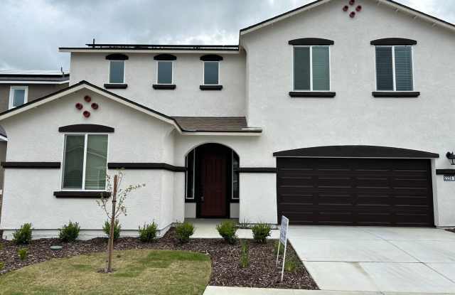 Photo of 5 Bedroom 4 Bathroom Home in The Quail River Gated Community with Solar!