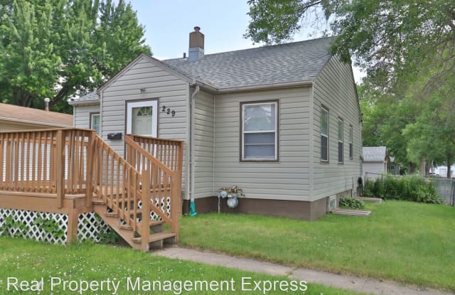 229 W 41st Street - 229 West 41st Street, Sioux Falls, SD 57105