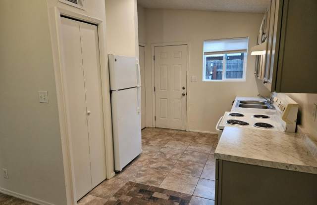 6245 E GLENCOVE Circle unit: 4