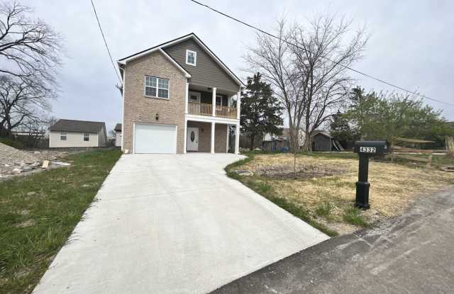 Stunning, Modern 4-Bed / 2.5-Bath Home for Rent – Less Than 20 Minutes to Downtown!