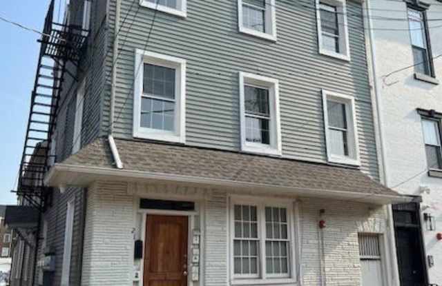21 E UNION STREET