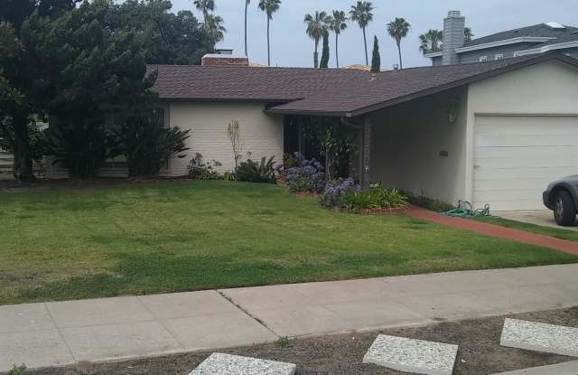 6330 Avenida Cresta
