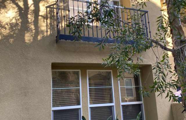 Photo of 3 bedroom/Patio 2 story, attached garage Great Access to the I215.