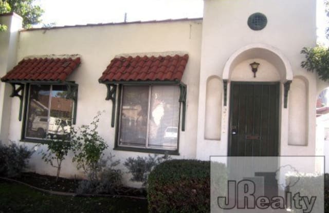 2716 E De Soto Avenue - 2716 De Soto Street, Long Beach, CA 90814