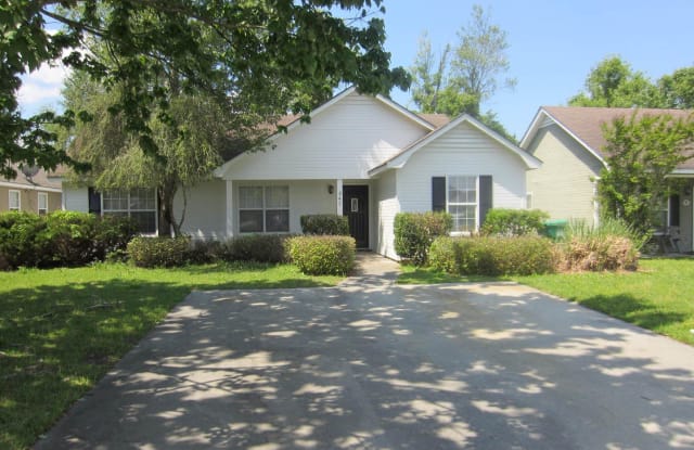 347 Sawgrass Drive - 347 Sawgrass Drive, Valdosta, GA 31604