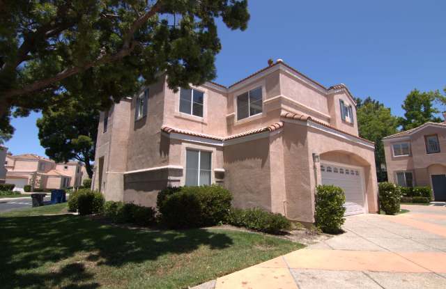 842 Caminito Estrella