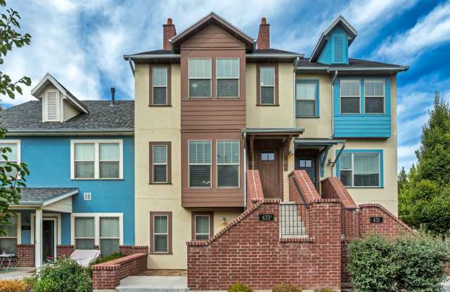 433 W Amber Glow Ln