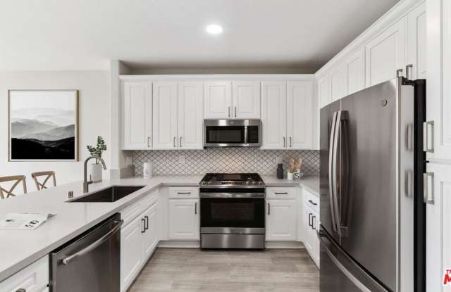 6260 W 3rd St unit: 3-401