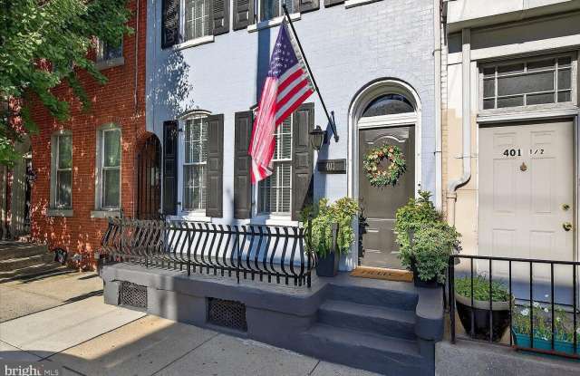 403 N QUEEN Street