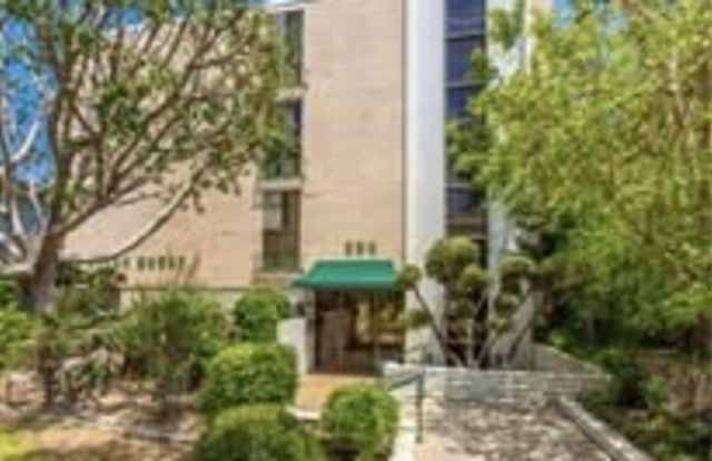 324 North Louise Street