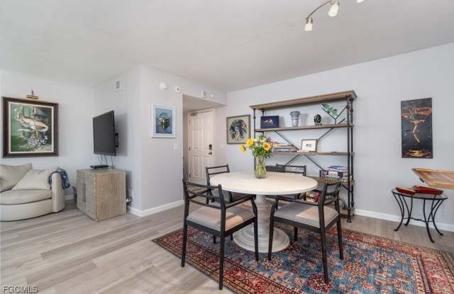 2810 Estero Boulevard unit: 511