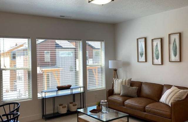 1450 Canyon Road Unit D12