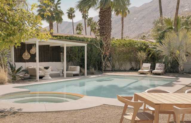 276 E Granvia Valmonte