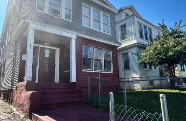 142 Mapes Ave Floor 2
